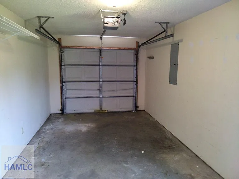 905 King Air Ct — Photo 2