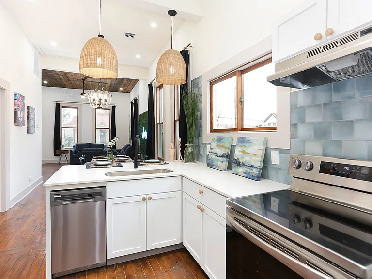 325 Montana St — Photo 17