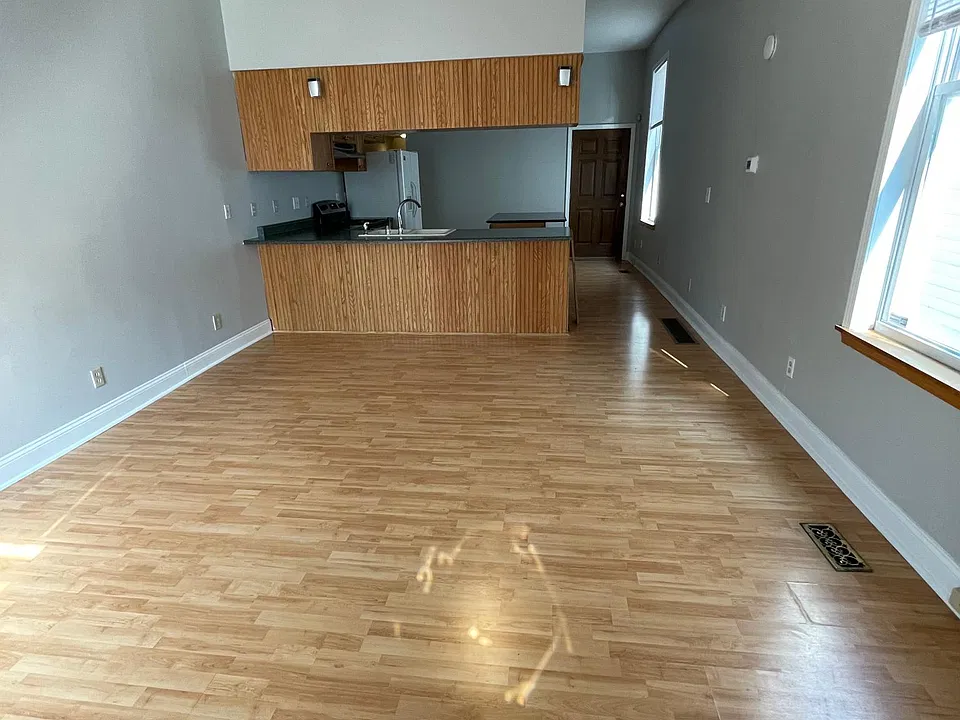 Lower unit - living room