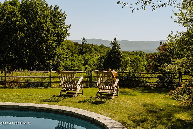 5th image of 76 Wildflower Hill