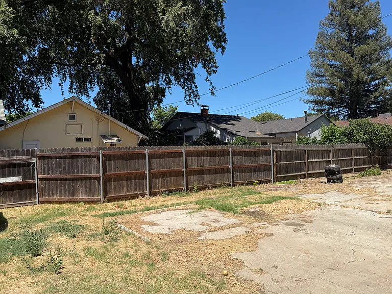 1120 Ohio St — Photo 19