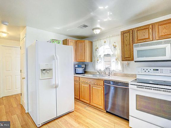 4th image of 1309 Farrara Dr