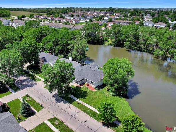 1560 Hartland Rd, Lincoln, NE 68521