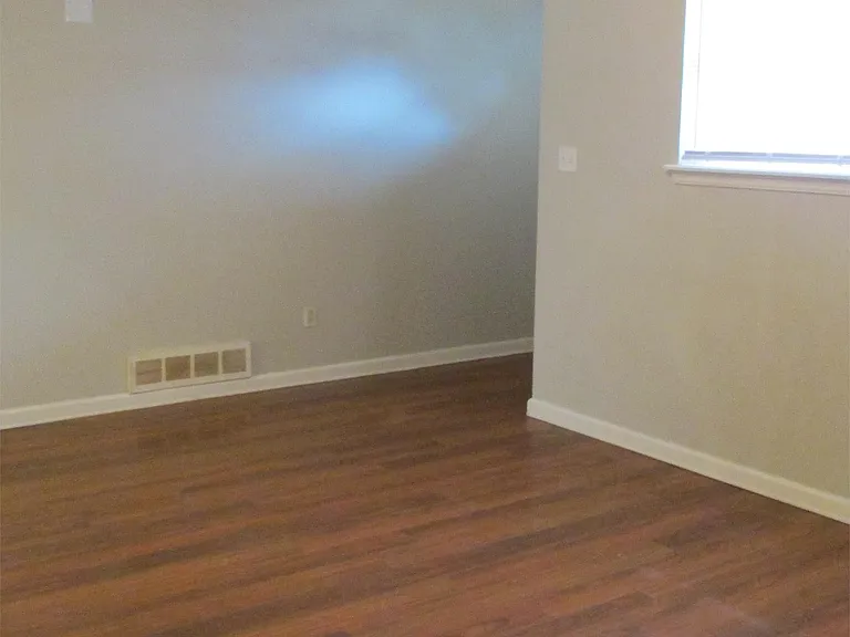 6108 SE 3rd St — Photo 4