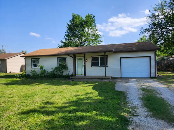 208 N Marlen Ct, Haysville, KS 67060