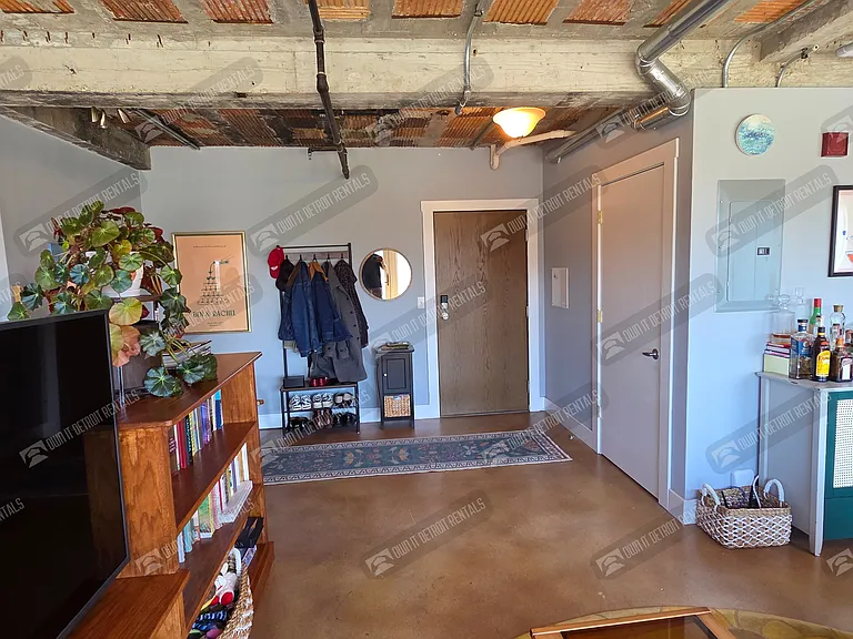 2915 John R St — Photo 7