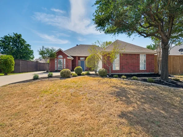 1005 Diane St, Aubrey, TX 76227