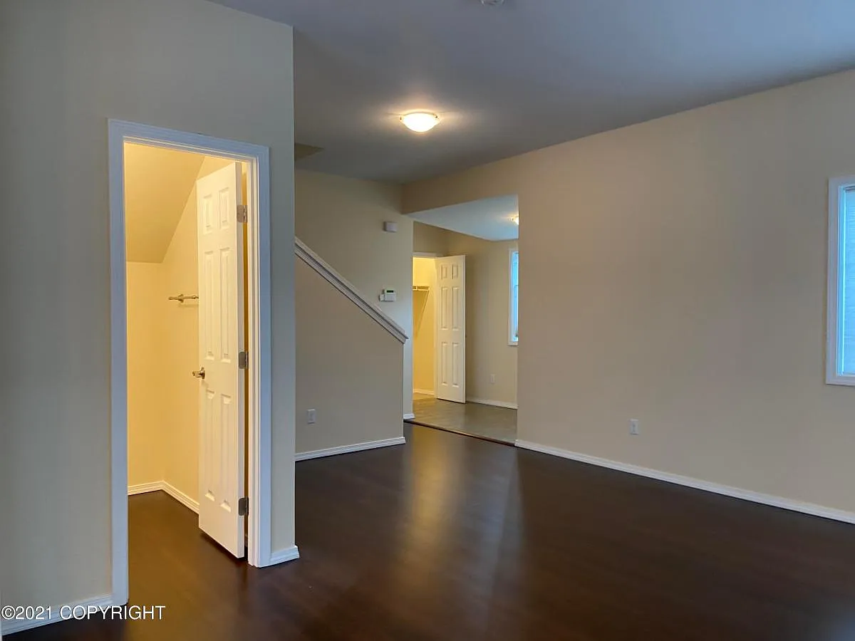 3 bed, 2.5 bath, 1618 sqft, $2,250 — Photo 4