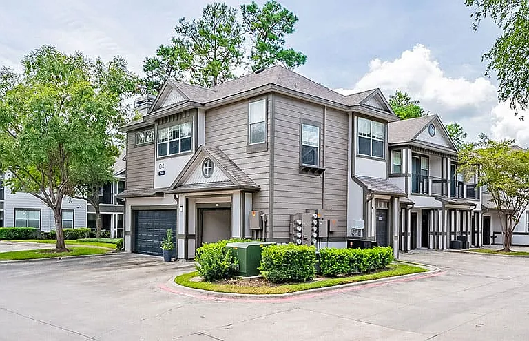 Bala Woods at Kingwood Apartments — Photo 22