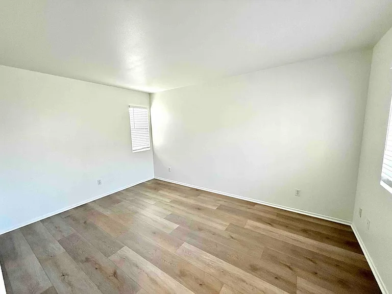 26009 Frampton Ave — Photo 14