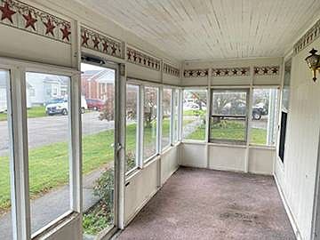 3rd image of 102 W Douglas St