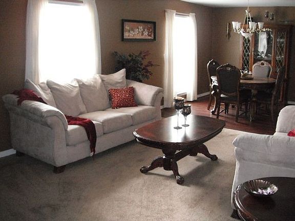 Formal Livingroom & Dining Room