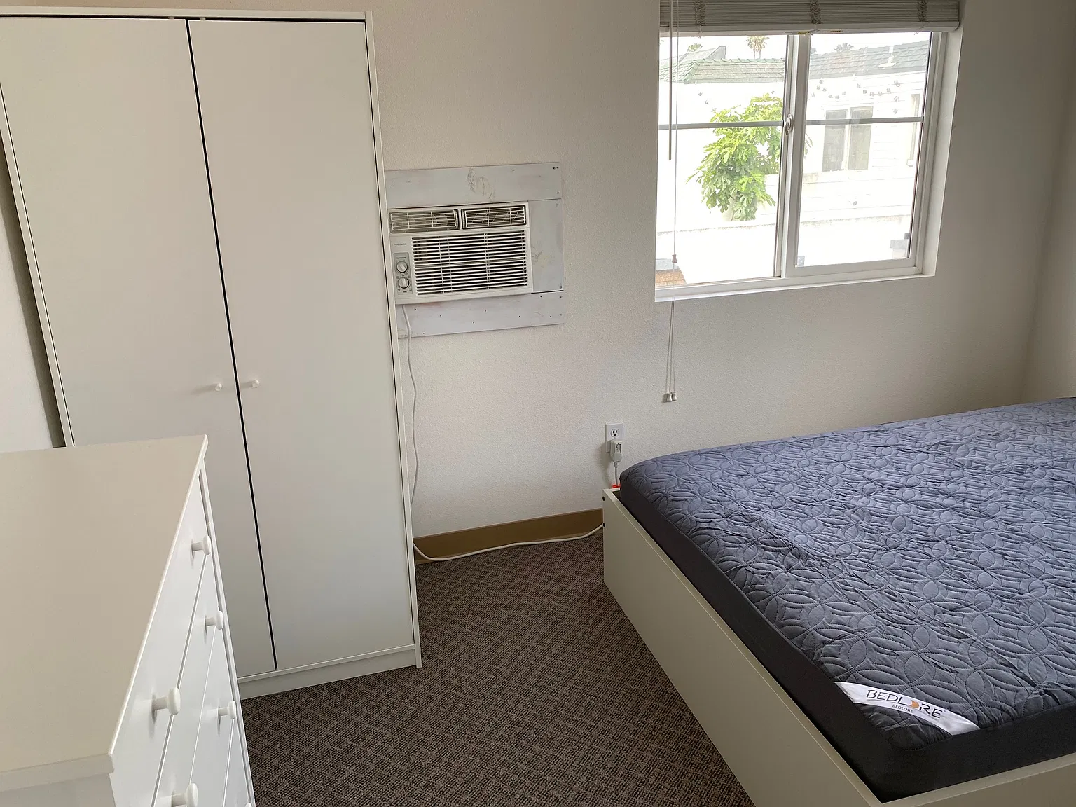 3 bed, 850 sqft, $1,350 — Photo 1