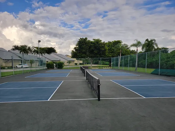 603 McGregor Park Cir, Fort Myers, FL 33908