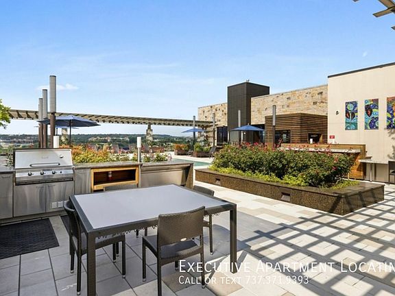 2nd image of 1100 W Cesar Chavez St #1