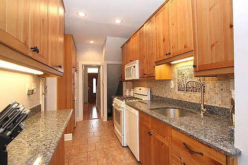 1015 Irving St NW Photo 1