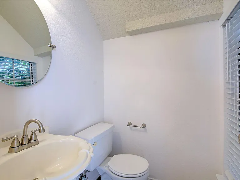 8800 Peppergrass Cv — Photo 19