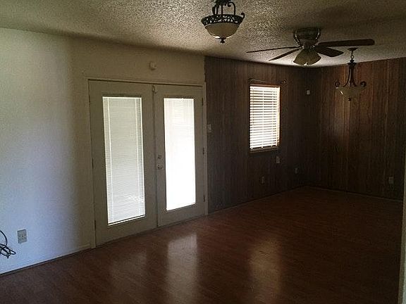5th image of 108 Shiela Ct