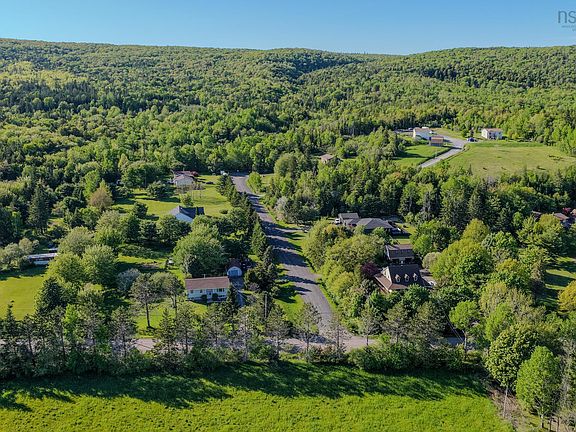 4th image of S Blackett Lake Rd