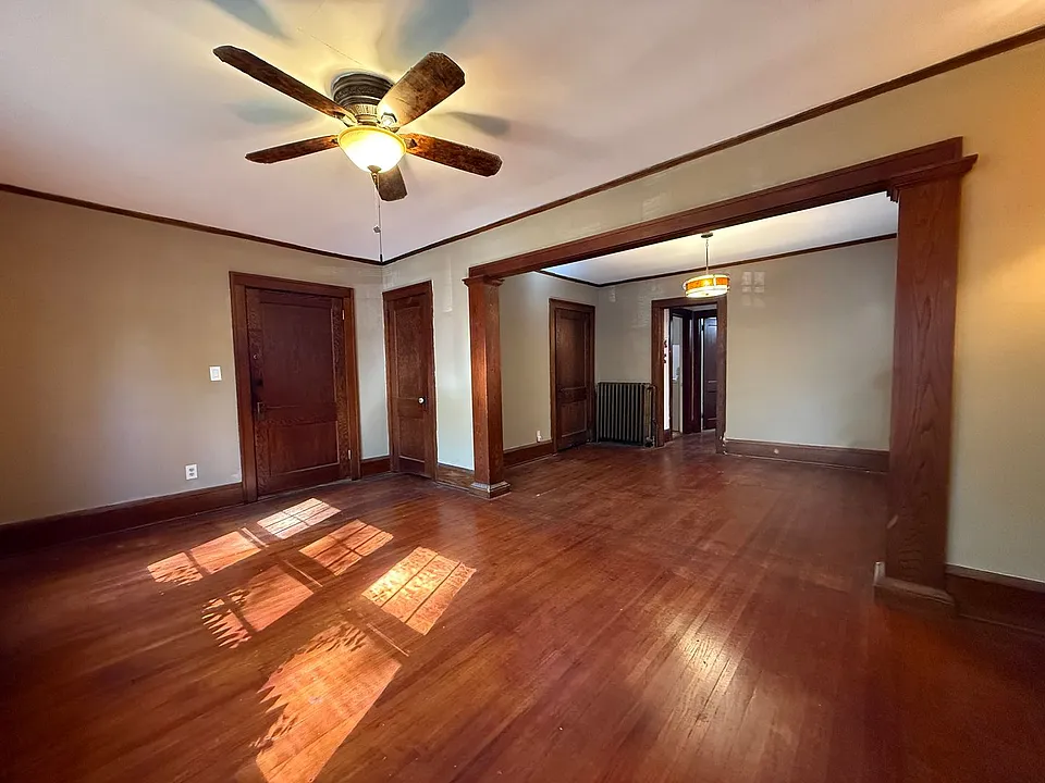 2033 Grand Ave