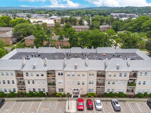 2nd image of 308 Brittany Dr BLDG 3 #308