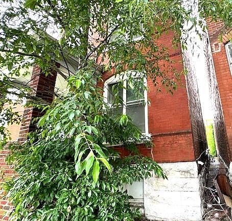 3rd image of 2733 Shenandoah Ave