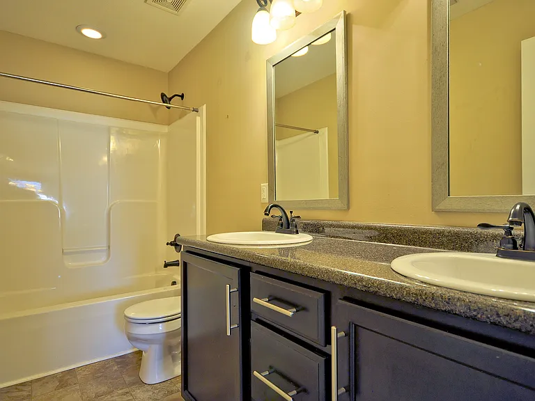 446 Cyprus Ct — Photo 30