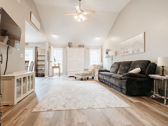 4th image of 9538 Basil Dr