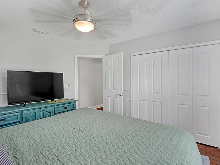 12925 Saint Davids Ct — Photo 35