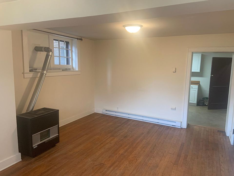 1st image of 933 Wealthy St SE APT 5