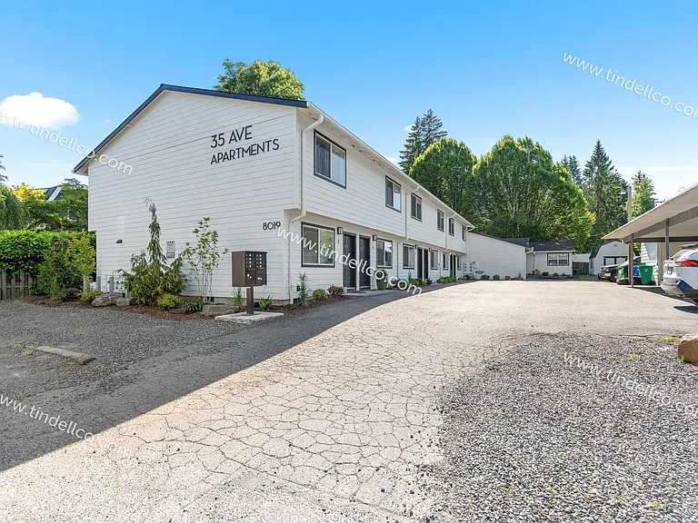 8019 SW 35th Ave — Photo 1