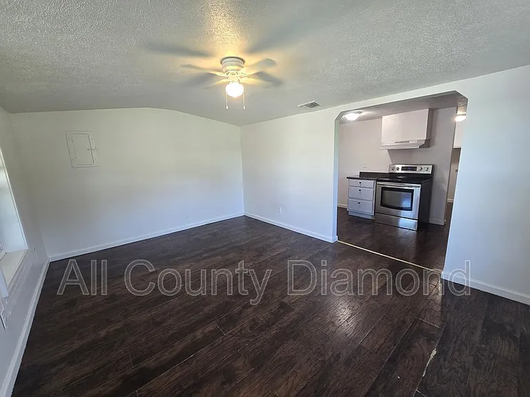 237 Helen Ave #B — Photo 3