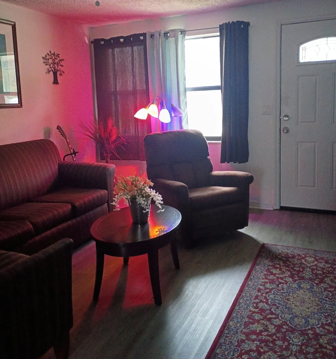 4 bed, 1550 sqft, $900 — Photo 2