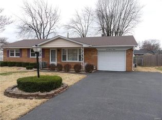 212 Candlelight Dr, Fairview Heights, IL 62208