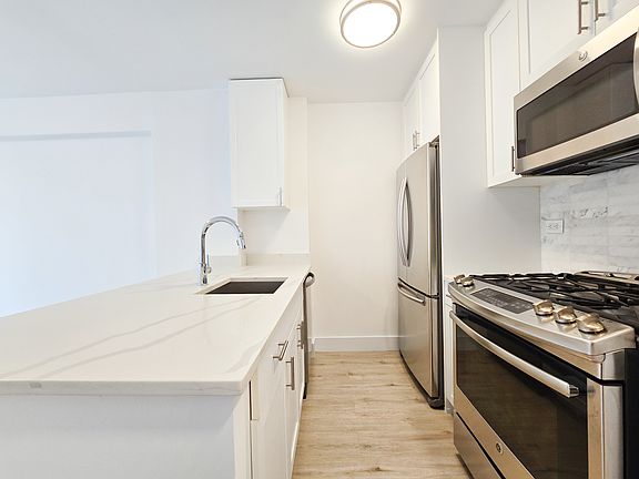 5th image of 1735 York Ave #D11k