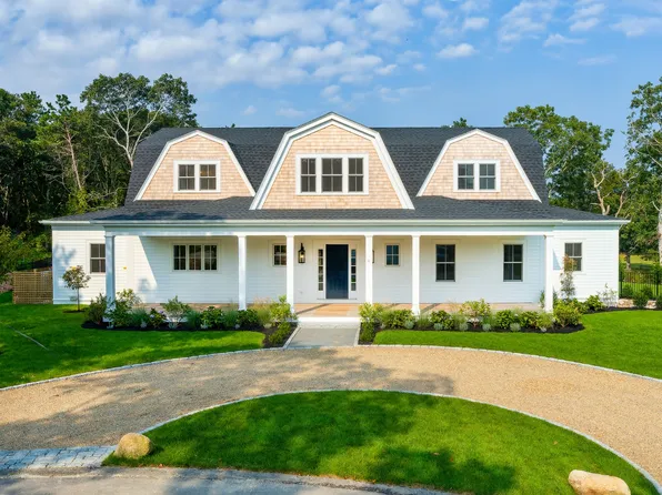 11 Jordan Way, Edgartown, MA 02539