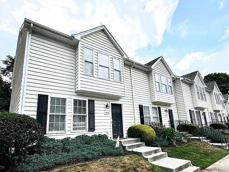160 Ivy Creek Ln #105 — Photo 1