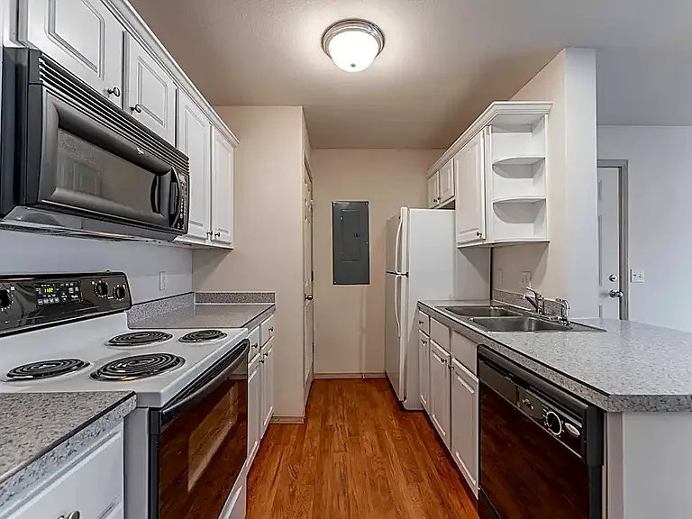 Watermill Park Apartments — Photo 6