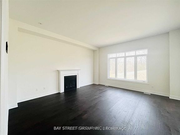 5th image of 83 Muirfield Dr