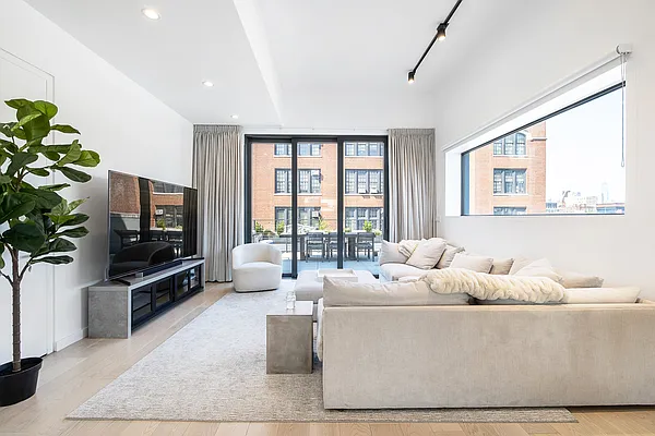 Sold by Brick&Mortar | media 5