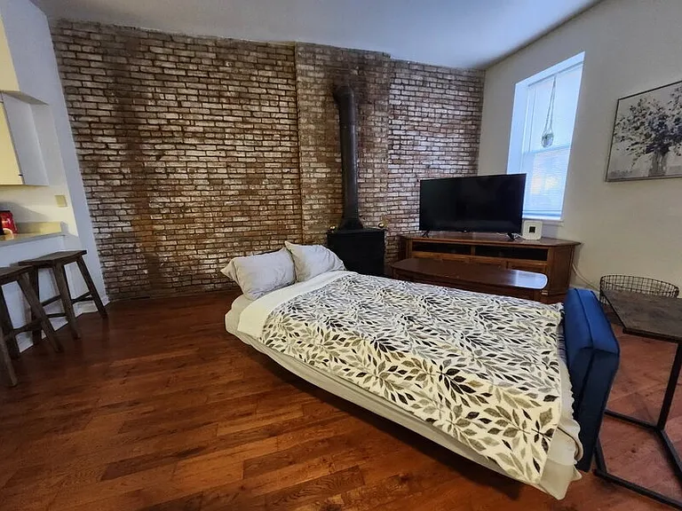 1014 Russell Blvd #B — Photo 3
