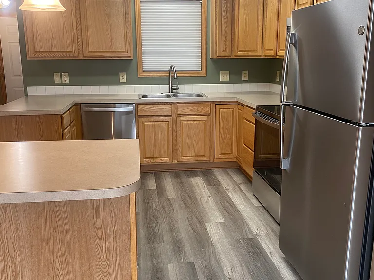 Grainger Pkwy — Photo 9