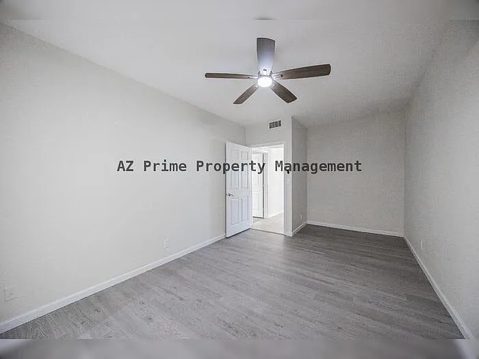 1332 E Whitton Ave — Photo 12