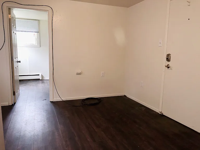 1335 Hyder St — Photo 31