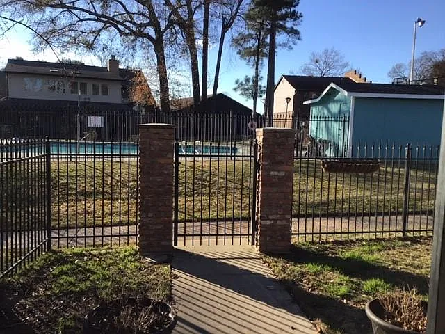 1812 Willow Point Dr — Photo 23