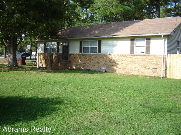 2328 Springdale Rd, Chesapeake, VA 23323