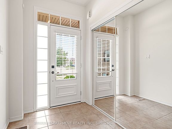 4th image of 215 Nisbet Blvd