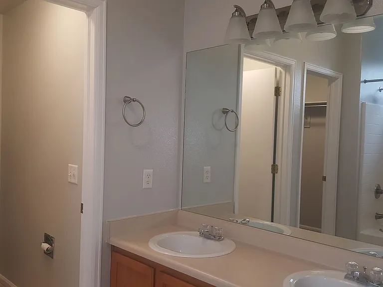 7783 Coffee Rd — Photo 5