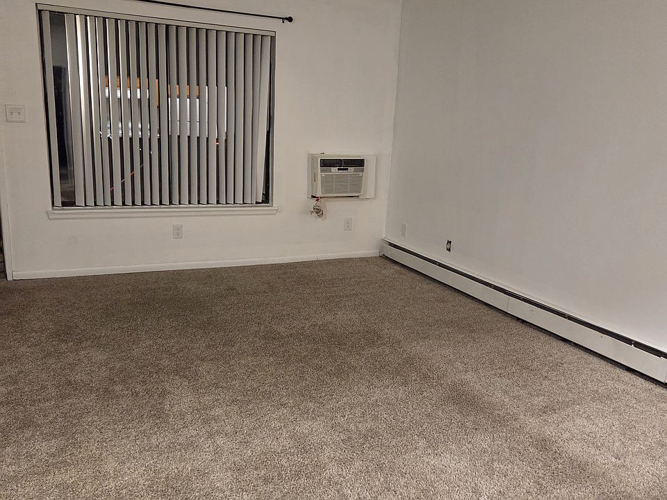 1st image of 532 Oakwood Dr APT A103