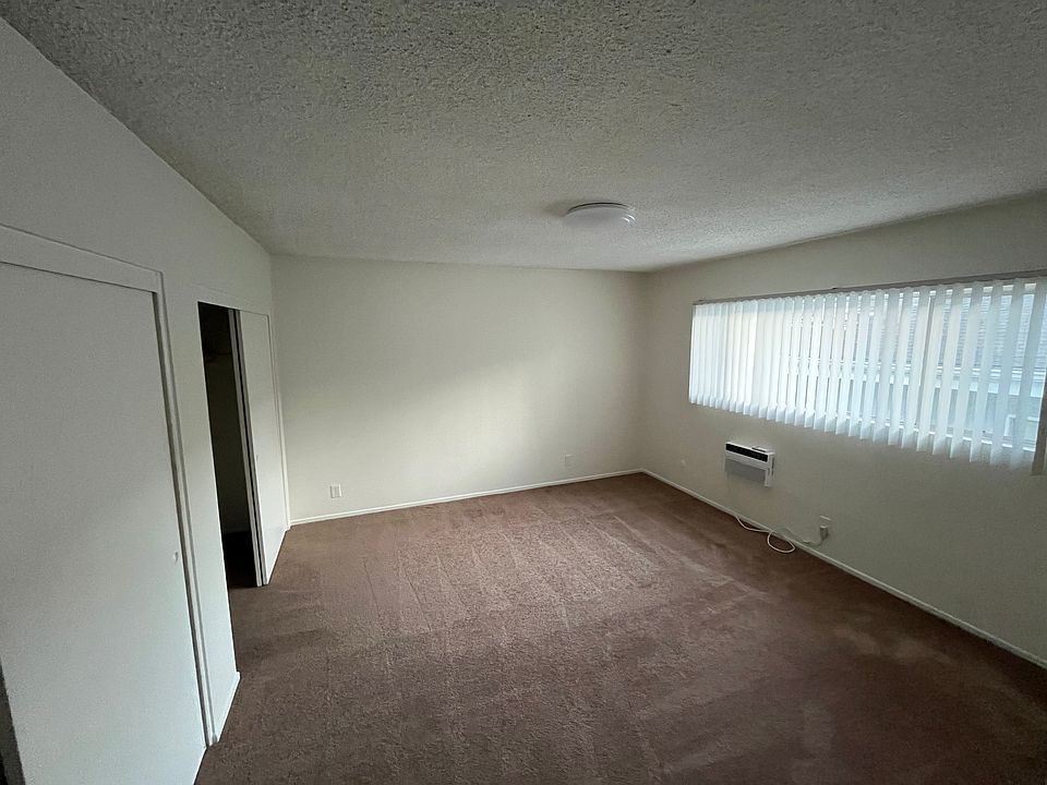 1st image of 627 E Tujunga Ave #P